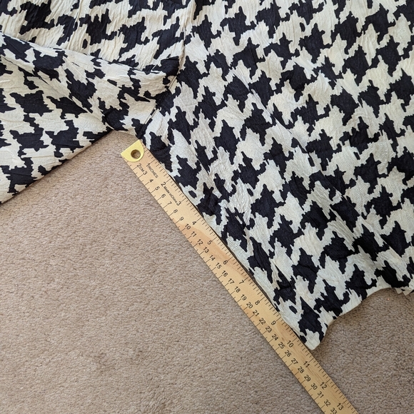 VTG Louis Feraud 100% Silk Black & White Houndstooth Culotte Shorts Size US 6 - Picture 10 of 11